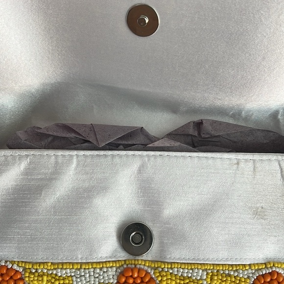 🌼 Sol & Mer Daisy/Sunflower Beaded Shoulder Bag 🌼 - Picture 9 of 10